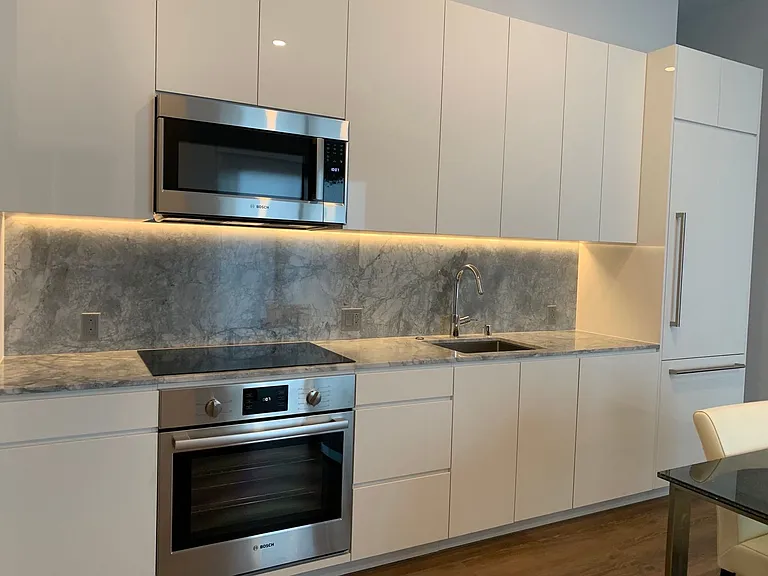 987 Queen St #804 — Photo 1