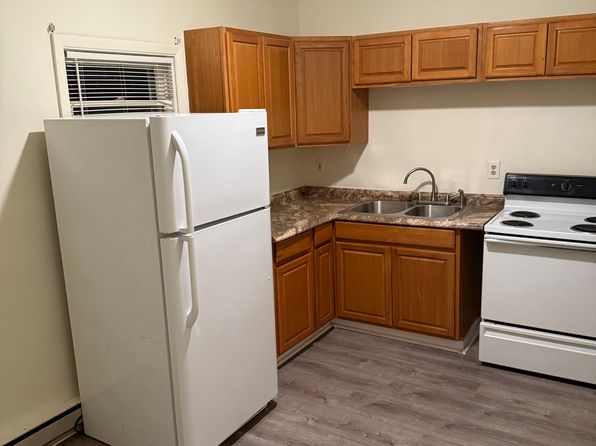 137 Bay St APT 2