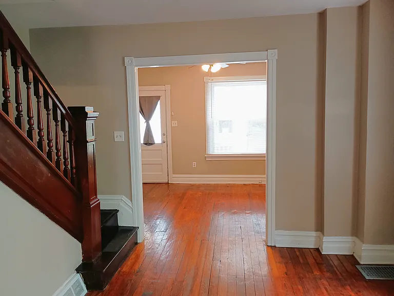 513 Hanover St — Photo 6