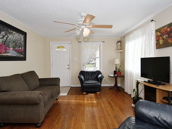 5th image of 1102 N Alton Ave