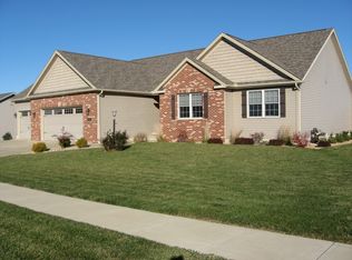 510 Elk Dr, Mahomet, IL 61853