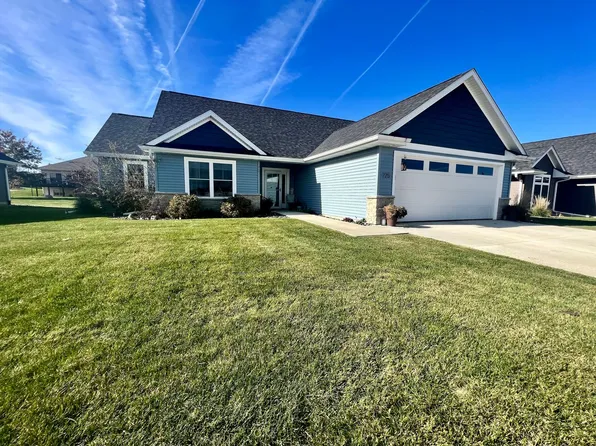 725 Melendy Ln, Cedar Falls, IA 50613