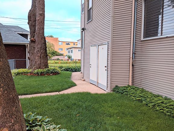 2nd image of 1405 W Jarvis Ave APT 2FE