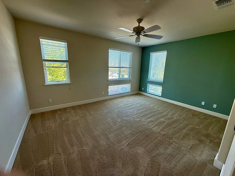 6482 Tralee Village Dr — Photo 11