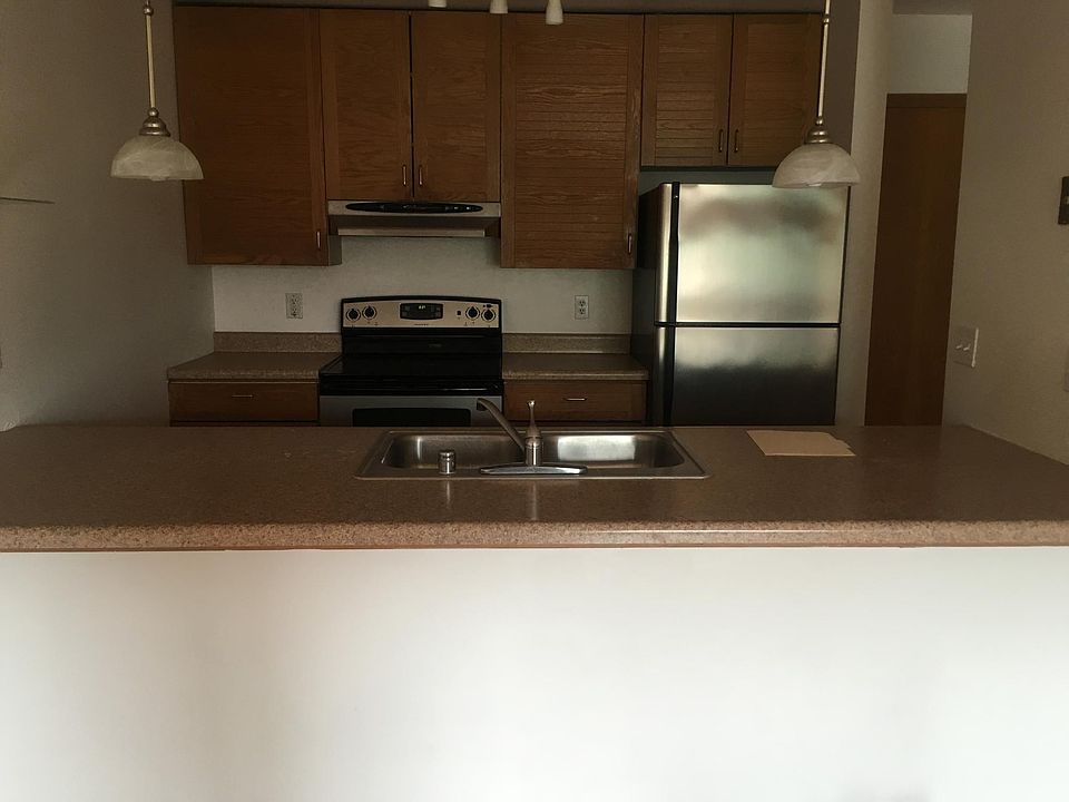 Kitchen 4 stools will fit the bar