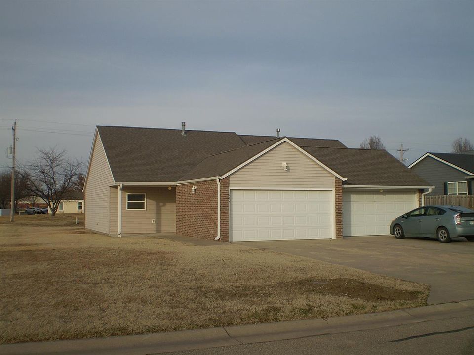 1st image of 804 Saint Michaels Dr