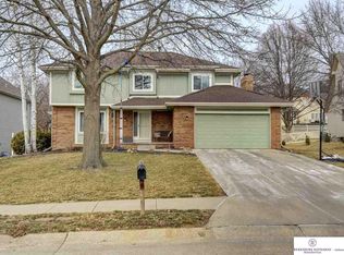 16216 Oak Cir, Omaha, NE 68130