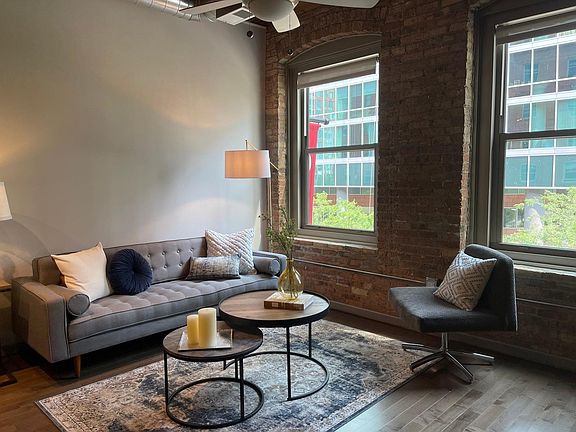 3rd image of 444 E Illinois St #31hubjx6v