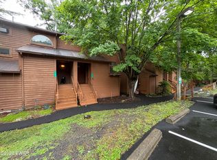 159 Stream Ct, Bushkill, PA 18324