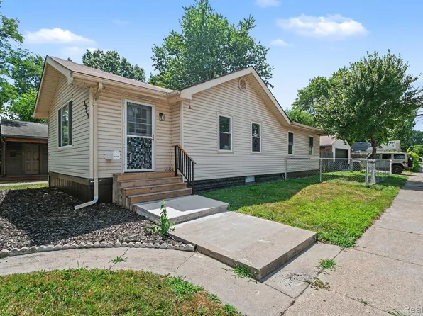 3245 Harris St, Ferndale, MI 48220