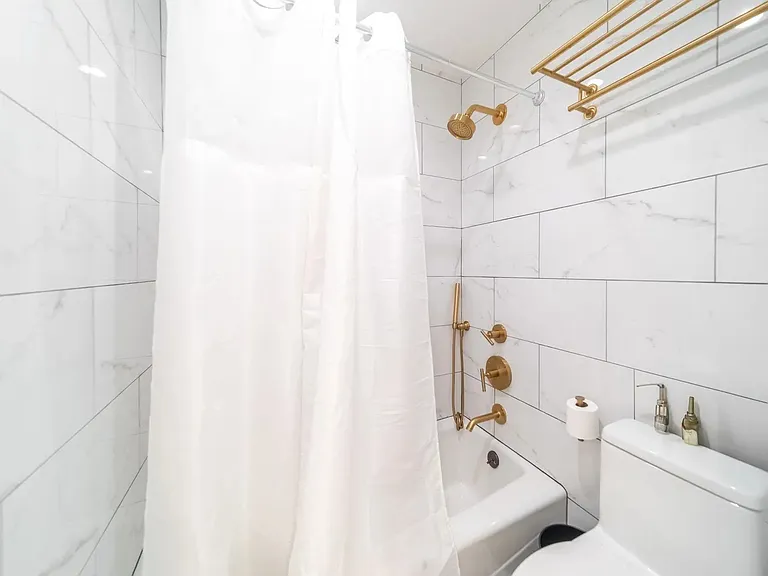 814 Willow Ave #4L — Photo 8