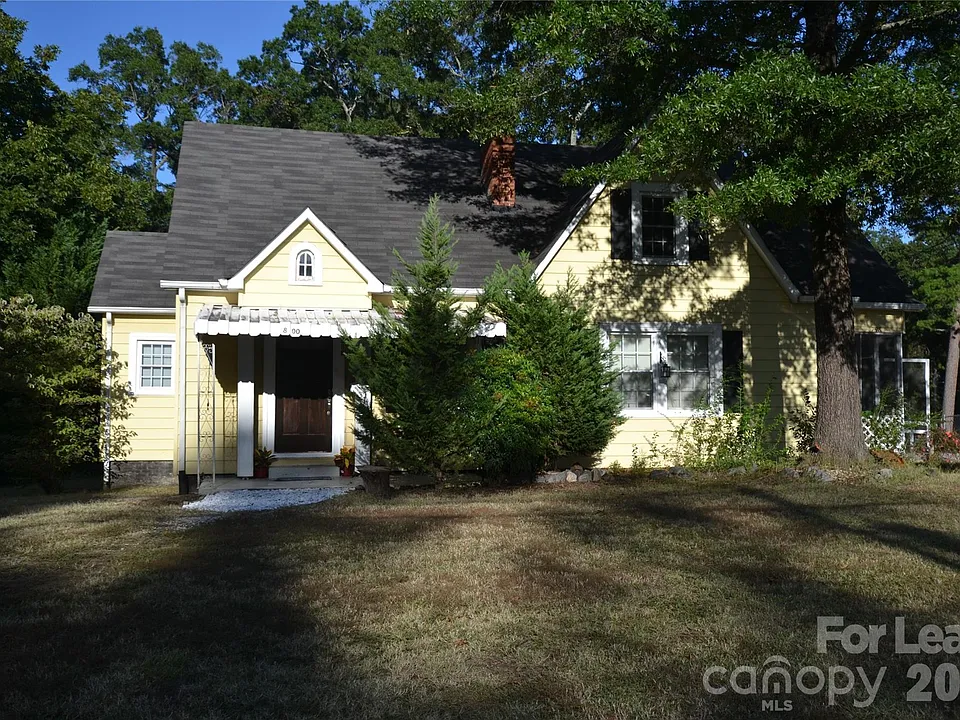 800 Arbor St NE