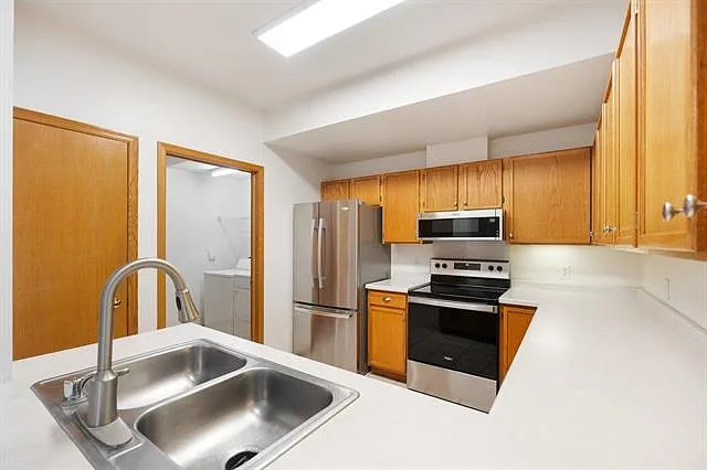 301 Harbour Town Dr #301 — Photo 7