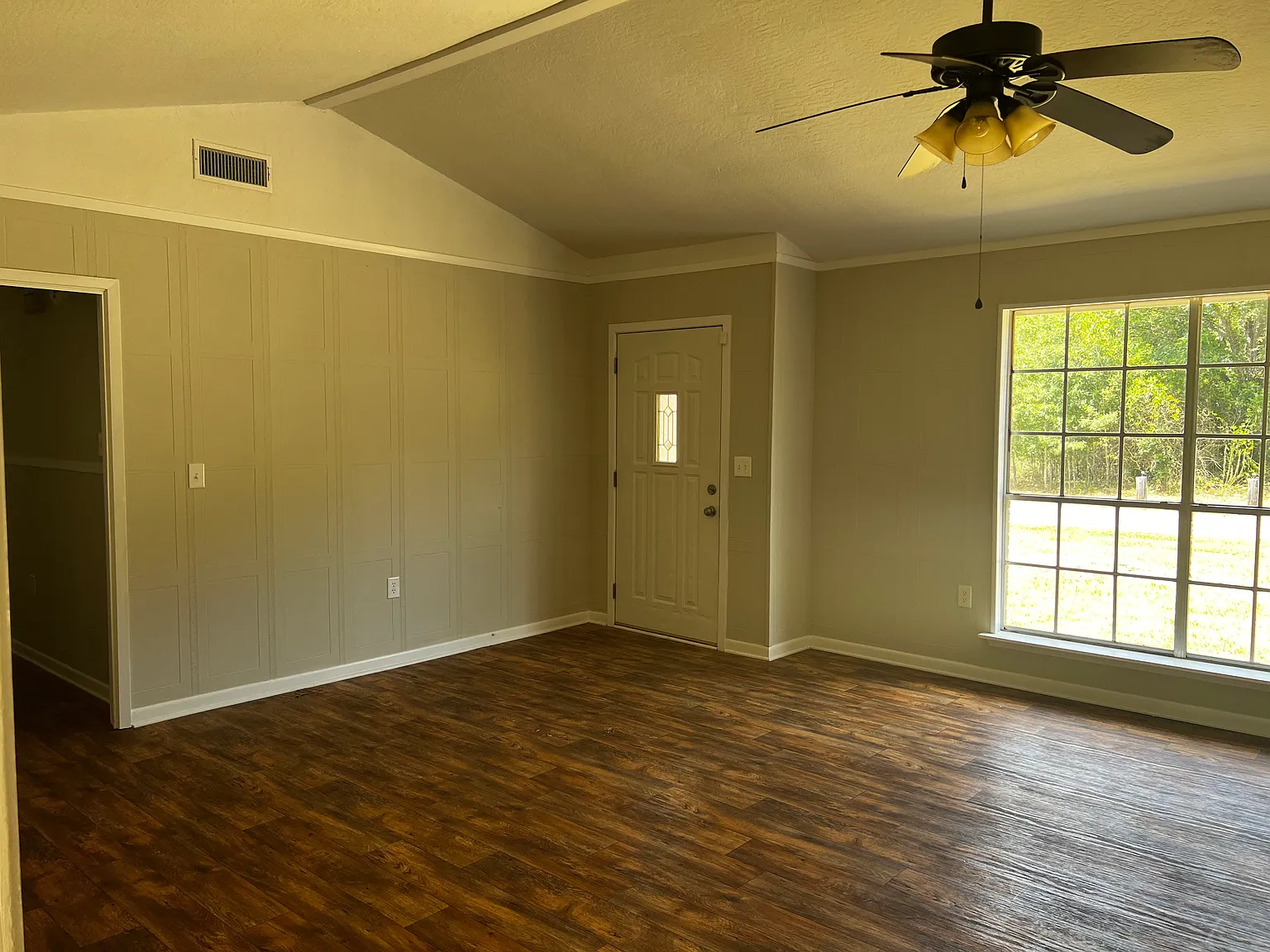 3 bed, 1500 sqft, $1,350 — Photo 3