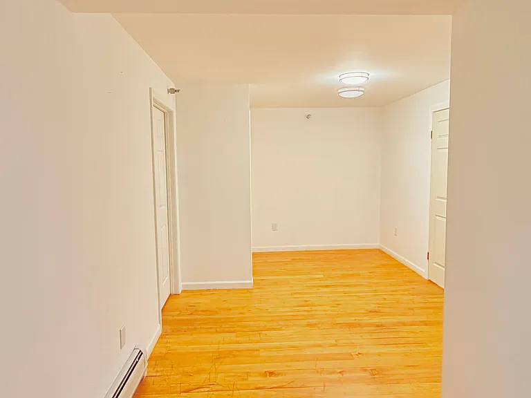 325 Main St #E — Photo 12