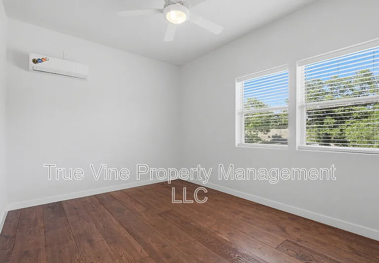 216 E Fest St — Photo 28