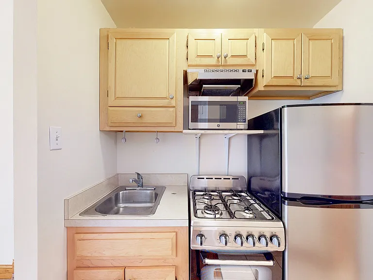 116 W 69th St #5B — Photo 17