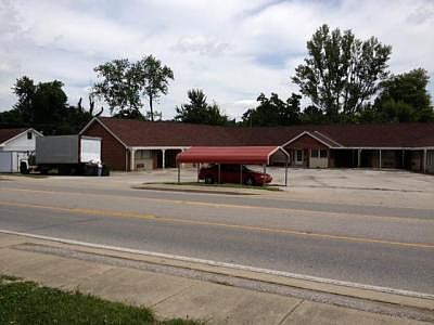 2nd image of 1350 S Main St