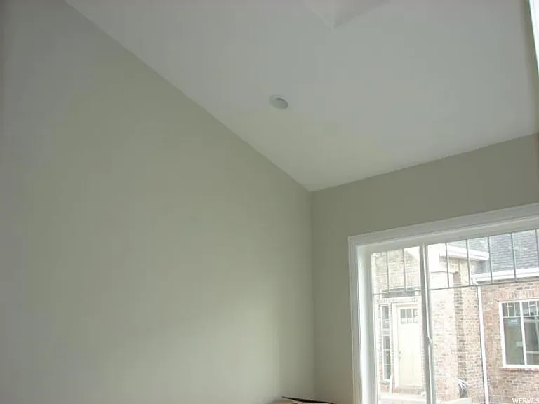 1992 E Hedgewood Ct — Photo 20
