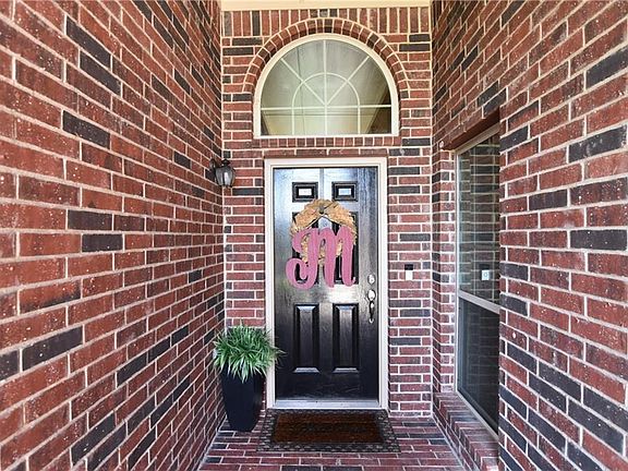 4th image of 1308 Woodbine Cliff Dr