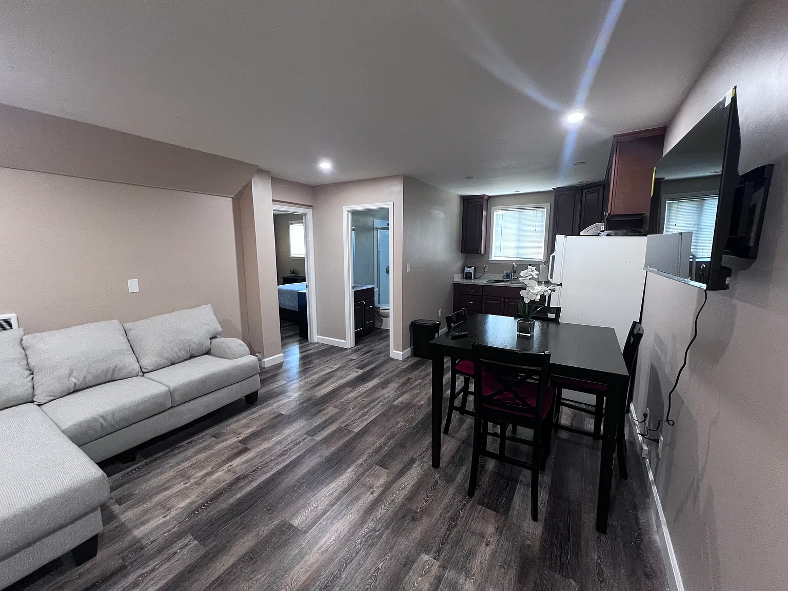 3985 Rhoda Ave — Photo 4