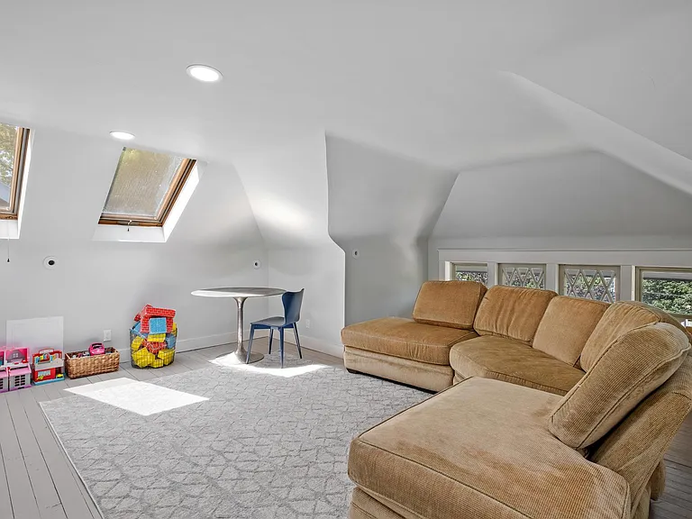 1310 Lake Dr SE — Photo 33