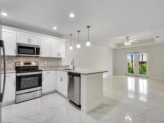 4th image of 4428 Douglas Ln