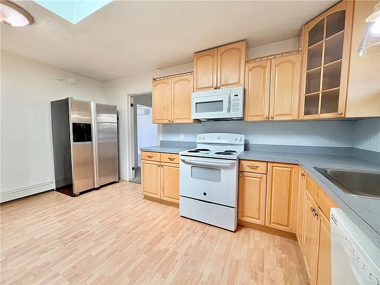 1160 Brentwood Ave — Photo 11