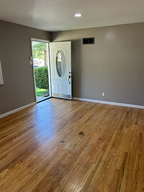 3 bed, 1036 sqft, $2,195 — Photo 4