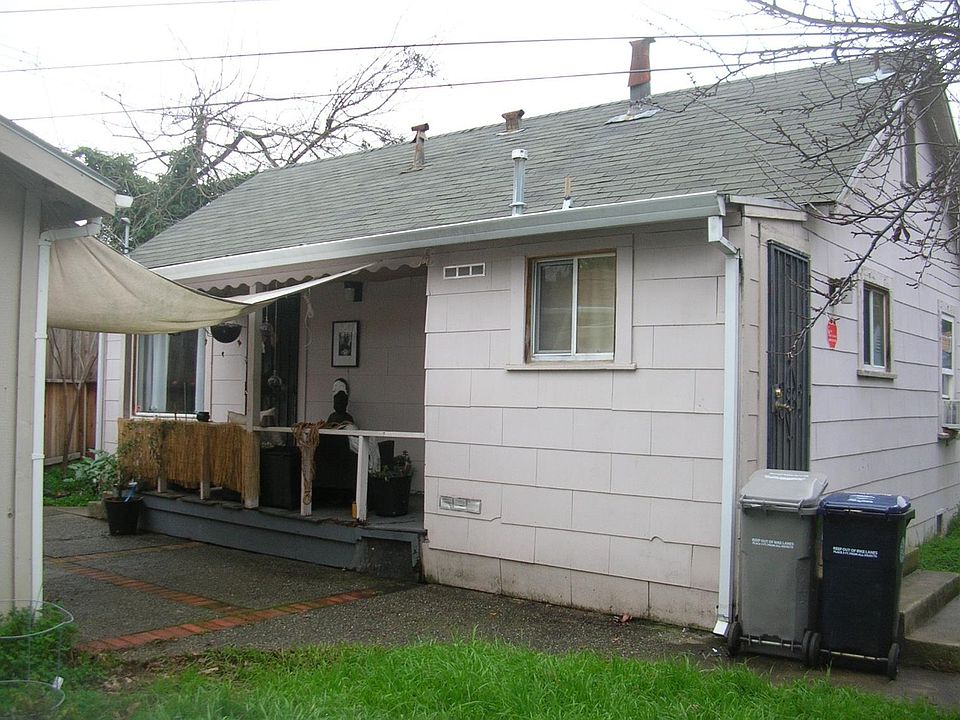 1st image of B 4121 51 St