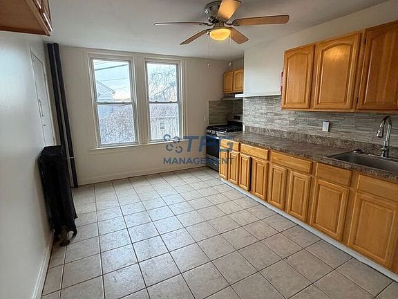 5th image of 130 Milford Ave Floor 1