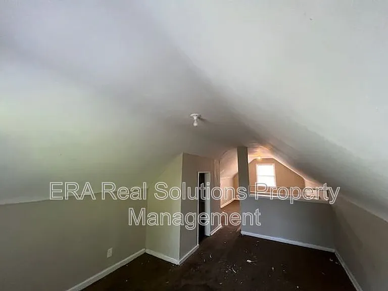 88 N Waverly St — Photo 9