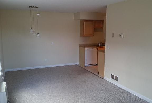 3rd image of 69 Parrish St APT 18