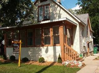 420 N 10th St, Dekalb, IL 60115