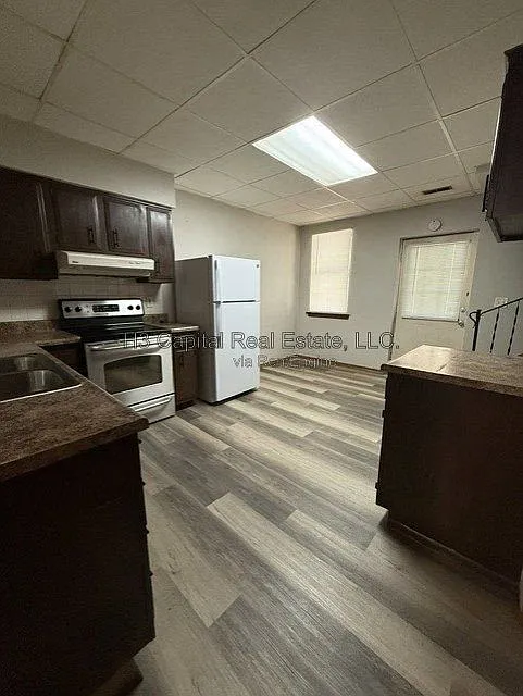 2 bed, 1.0 bath, $850 — Photo 4