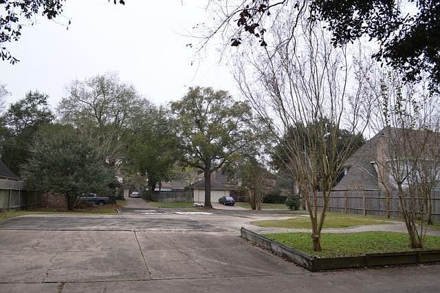 2nd image of 707 Dominion Dr
