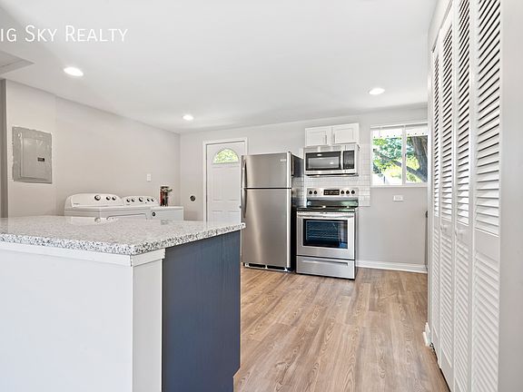 3rd image of 117 Walnut St #B
