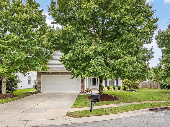 2nd image of 14931 Avenue Creek Ct