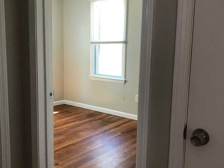 13603 Kirton Ave — Photo 16