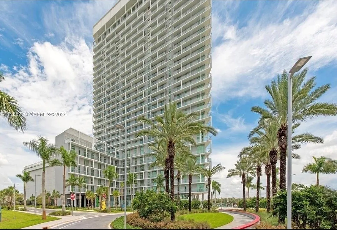 Metropica North Tower One — Photo 2