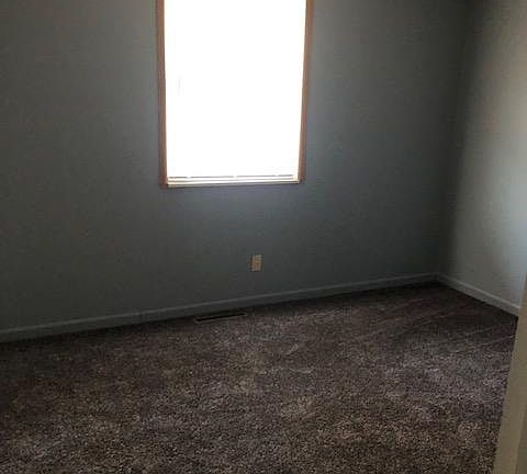 2nd image of 1074 Amherst Dr