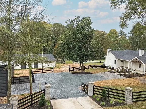 2nd image of 15585 Thompson Rd