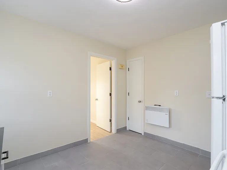 321 Montcalm St #R — Photo 16