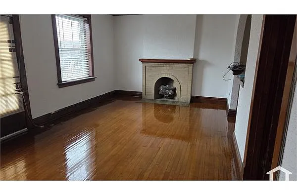 Building Photo - 5126 Lexington Ave #2