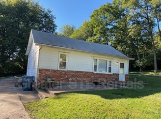 111 Cumberland Ave, Maryland Heights, MO 63043