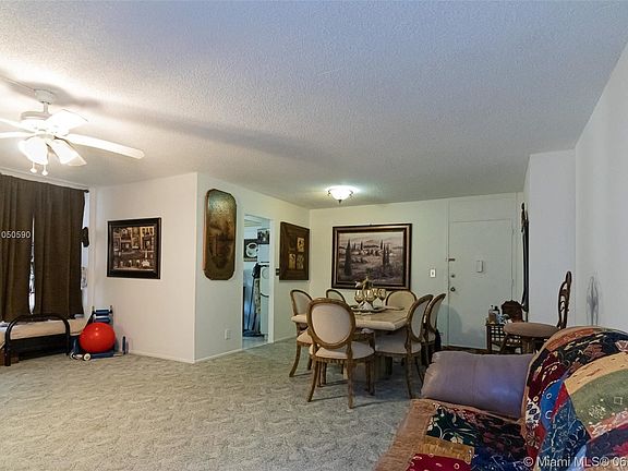 3rd image of 952 NE 199th St Unit 3K-310