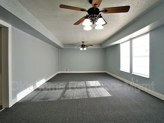 2nd image of 1605 Breckenridge Dr #1605
