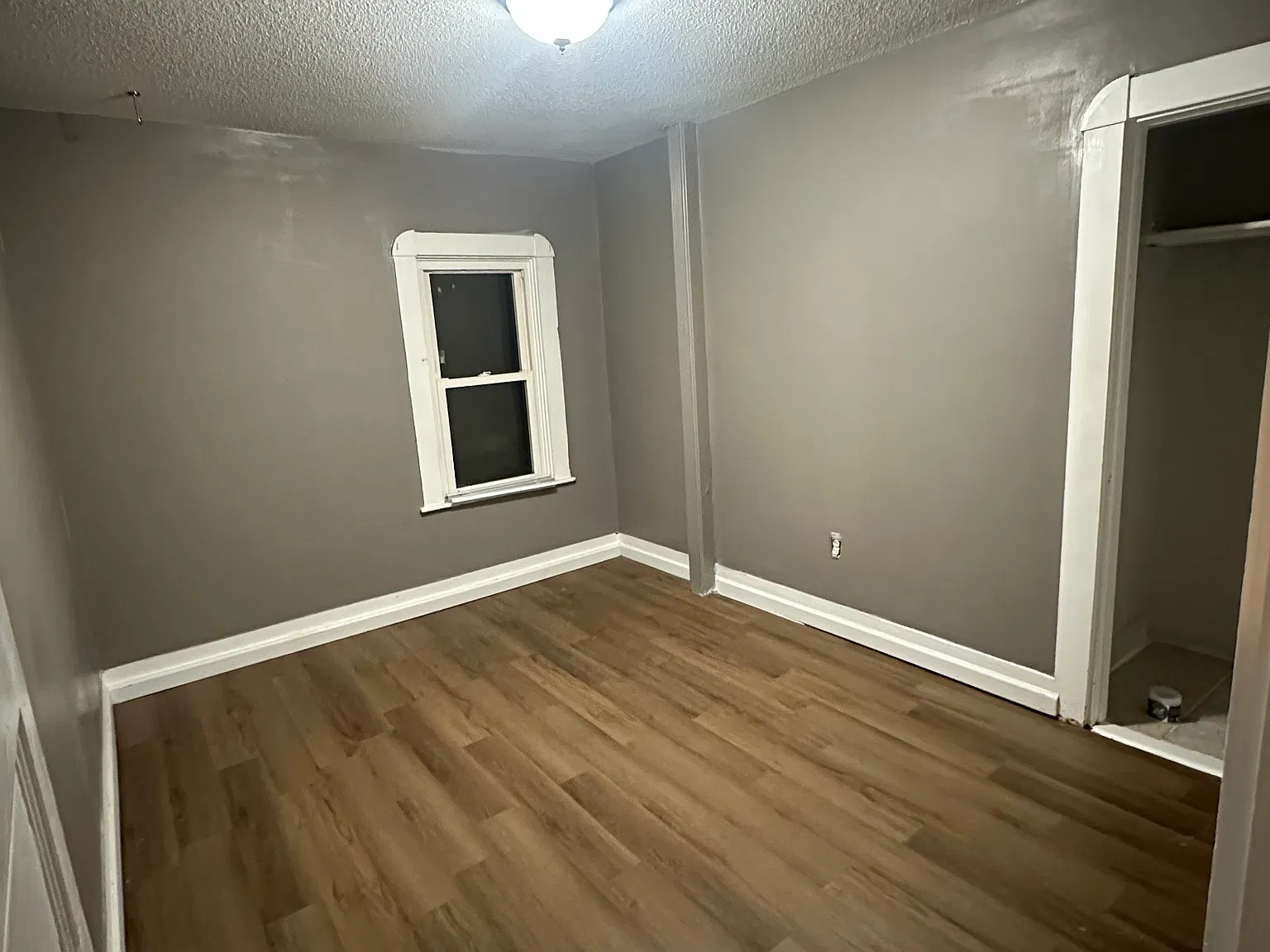 3 bed, 884 sqft, $2,000 — Photo 4