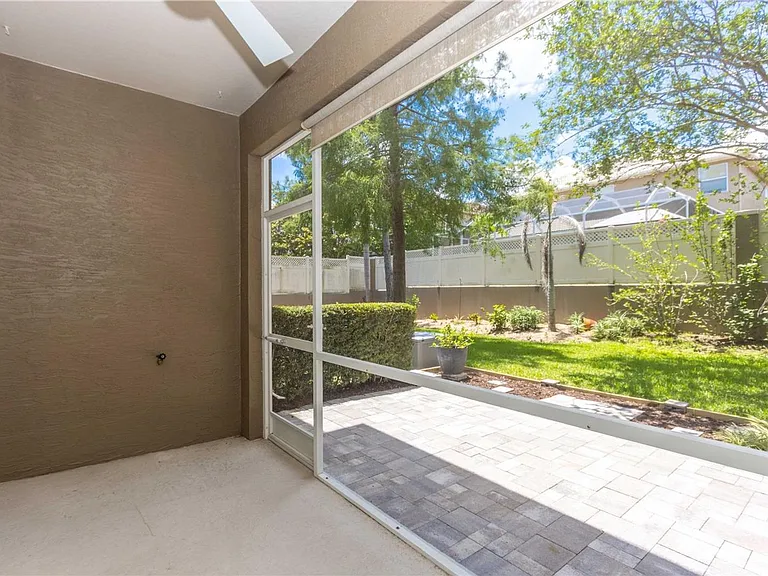 3326 Covered Bridge Dr W — Photo 47