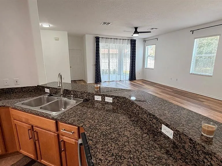 3048 Chessington Dr — Photo 26